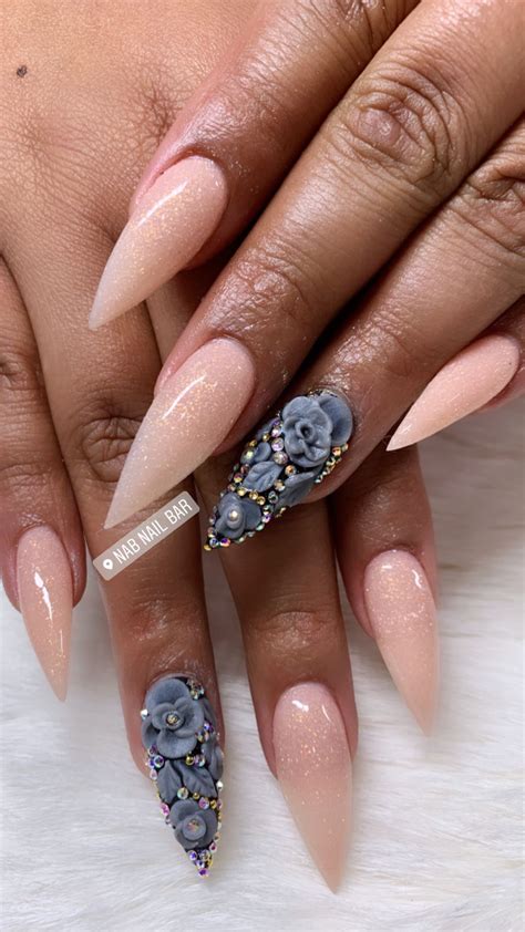 The shop is very clean, the staff are always very friendly, they offer a wide range of services, appointment times are always kept and they offer competitive prices. . Nab nails